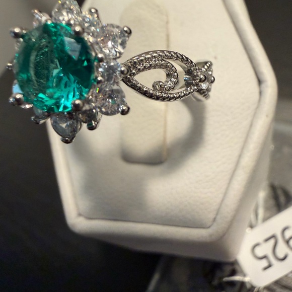 NEW 925 sterling silver  Moissnate ring size 8 - Picture 5 of 7